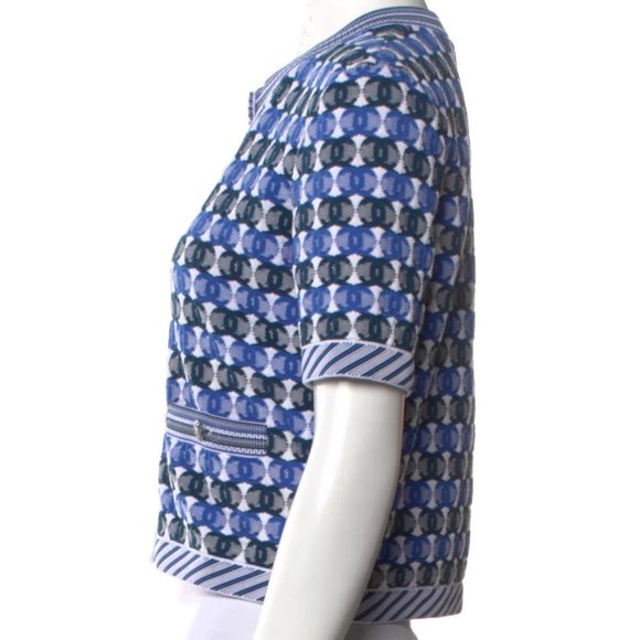 BNWT CHANEL 2019 Printed Crop Top w/ Tags Size: M | US6, FR38 - Picture 4 of 17